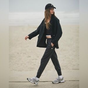 Vuori Performance Jogger Charcoal Heather
